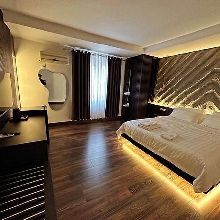 Tirana Central Rooms Bagian luar foto