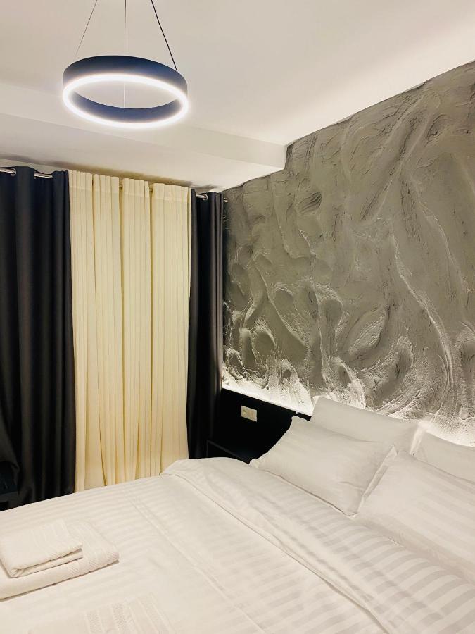 Tirana Central Rooms Bagian luar foto