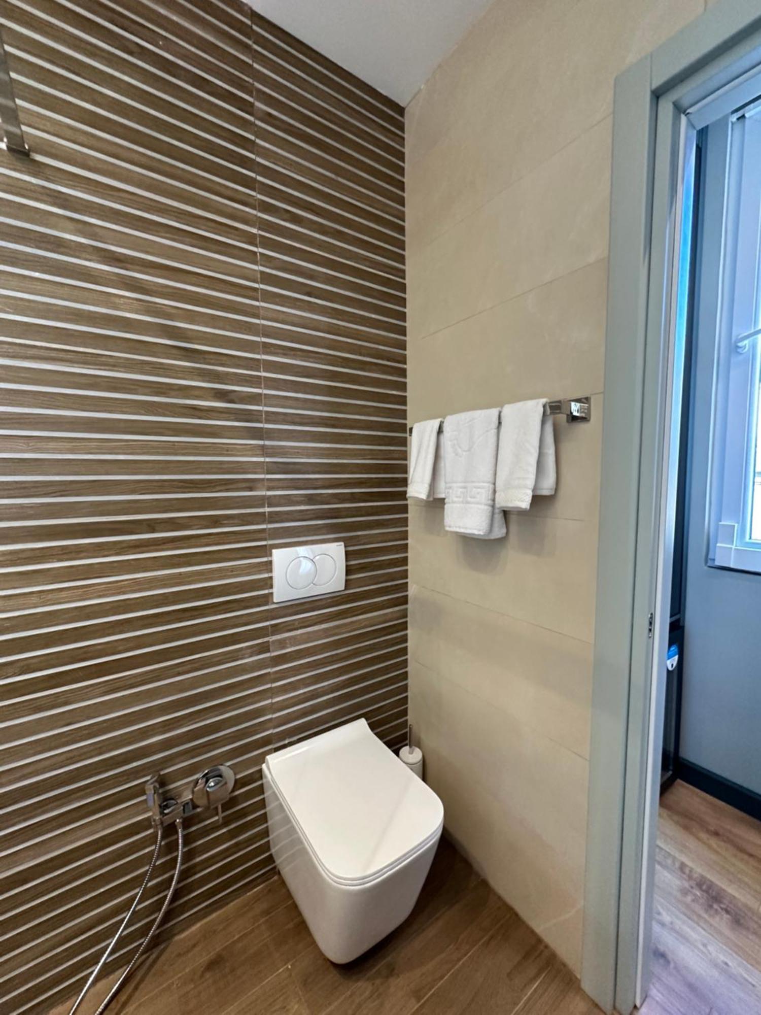 Tirana Central Rooms Bagian luar foto