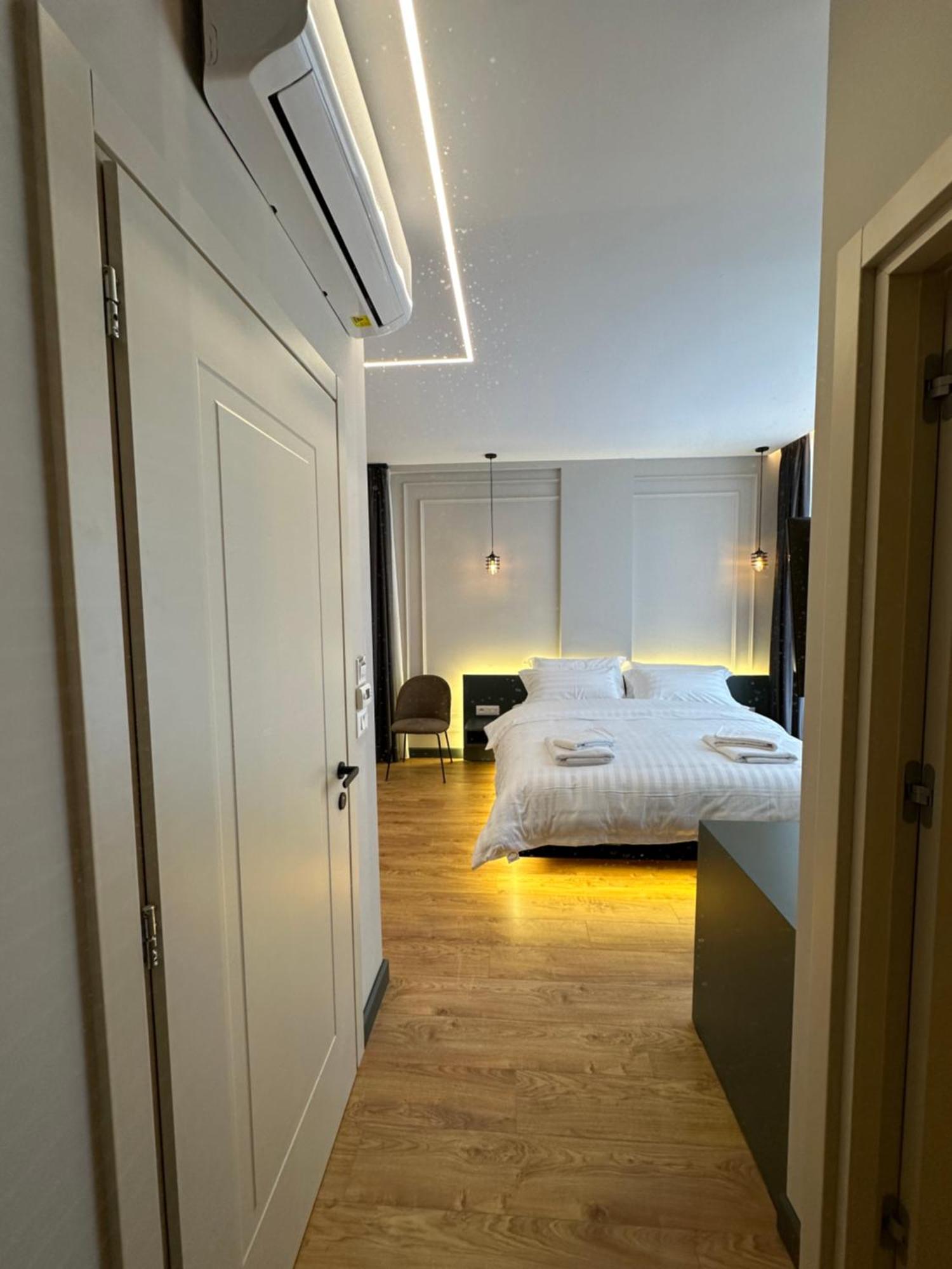 Tirana Central Rooms Bagian luar foto