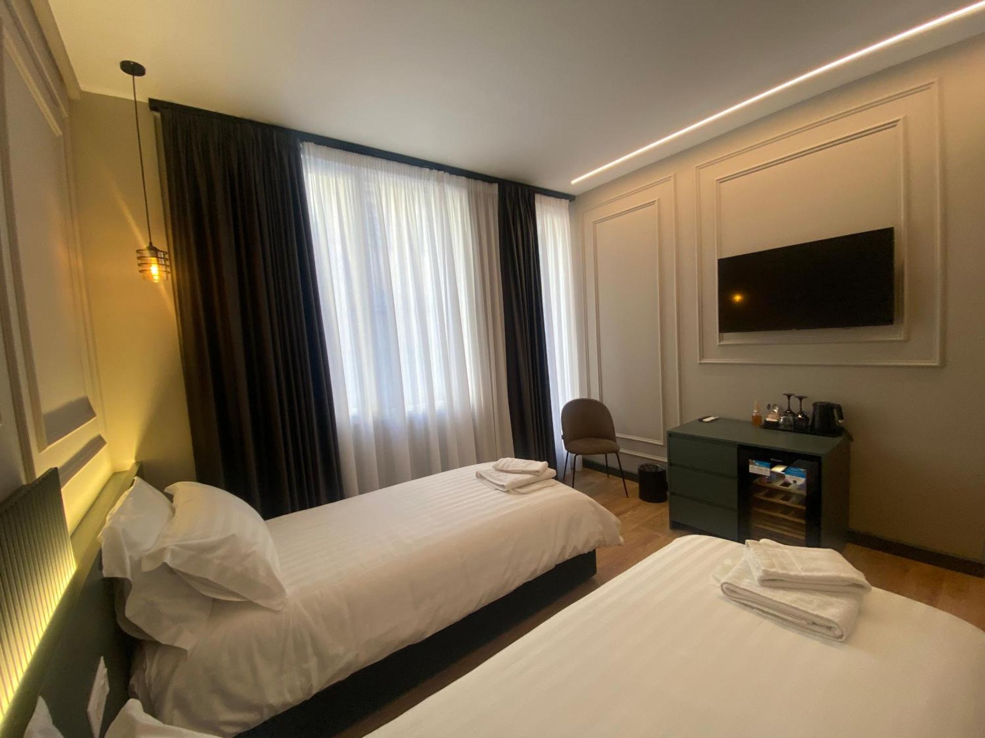 Tirana Central Rooms Bagian luar foto