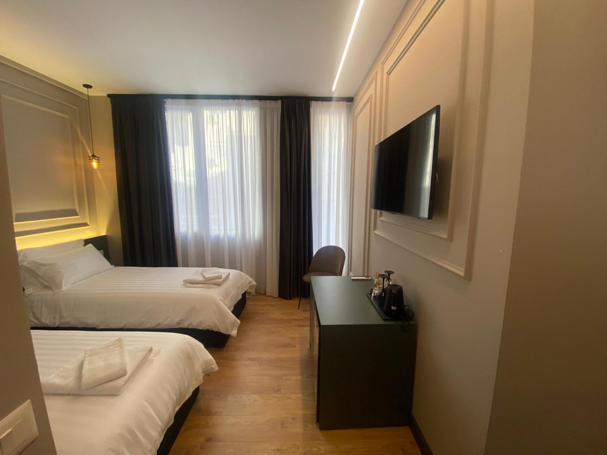 Tirana Central Rooms Bagian luar foto