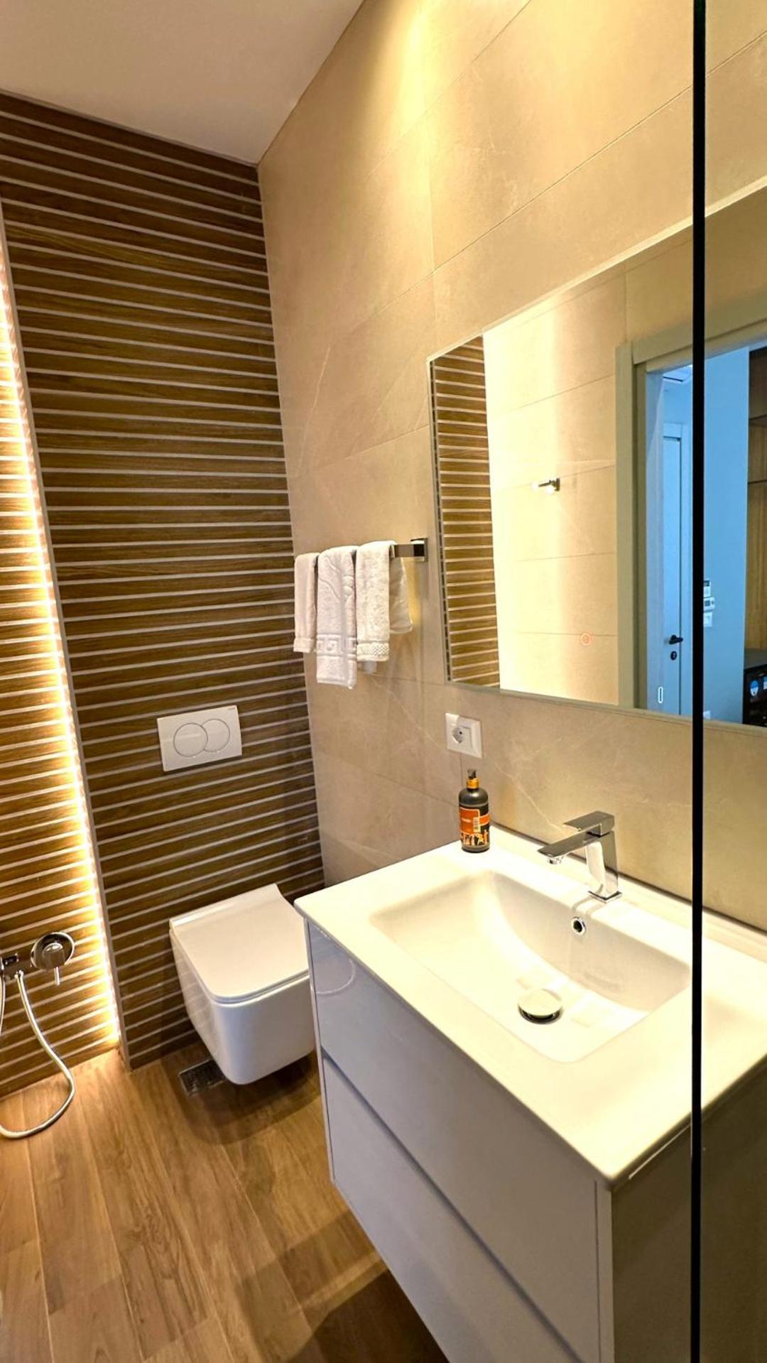 Tirana Central Rooms Bagian luar foto