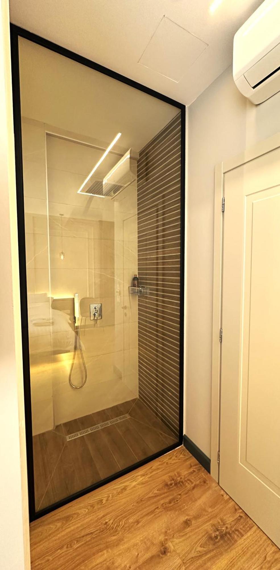 Tirana Central Rooms Bagian luar foto