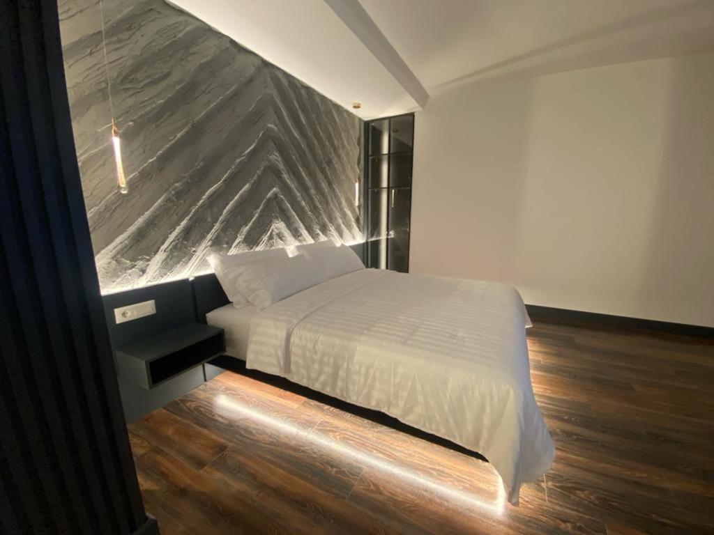 Tirana Central Rooms Bagian luar foto