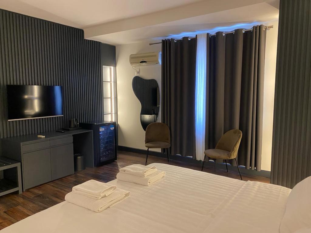 Tirana Central Rooms Bagian luar foto