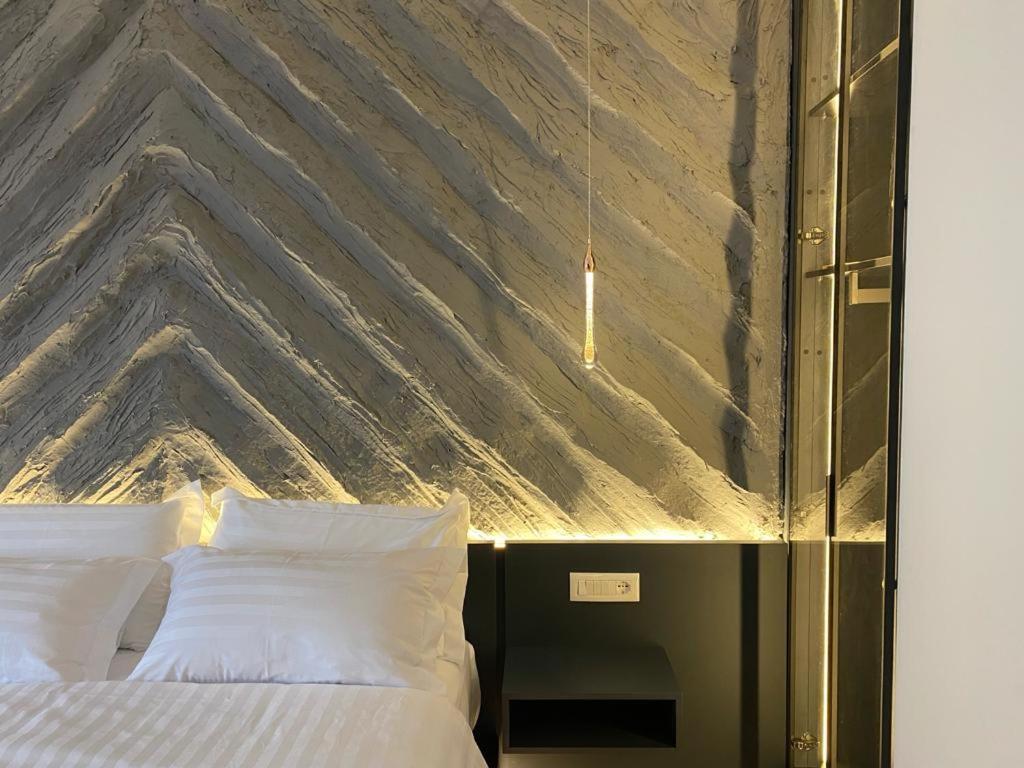 Tirana Central Rooms Bagian luar foto