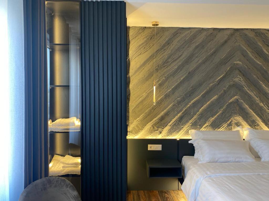 Tirana Central Rooms Bagian luar foto