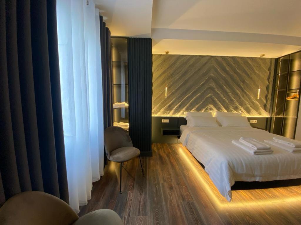 Tirana Central Rooms Bagian luar foto